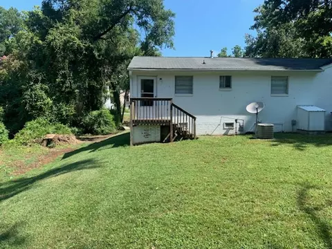 1813 Walker Ave, Greensboro, NC 27403