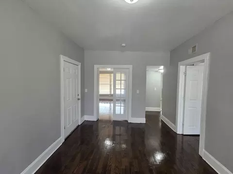 435 E 71st St, Chicago, IL 60619