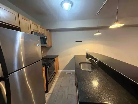 49 Chelsea St, Boston, MA 02128