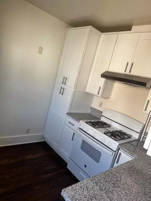 520 E 17th St, Long Beach, CA 90813 photo 2