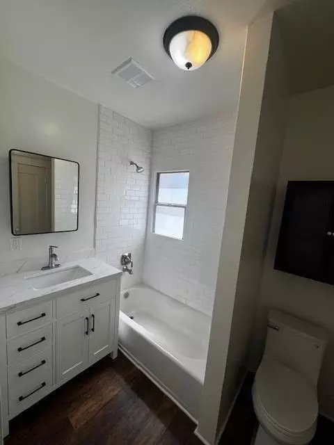 520 E 17th St, Long Beach, CA 90813 photo 8