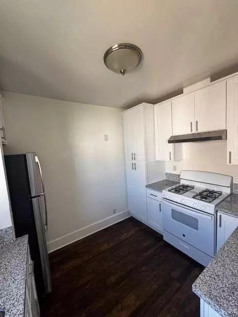 520 E 17th St, Long Beach, CA 90813