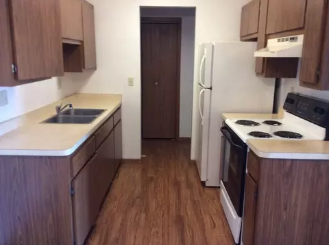 1369 13691425 14th St W, Dickinson, ND 58601