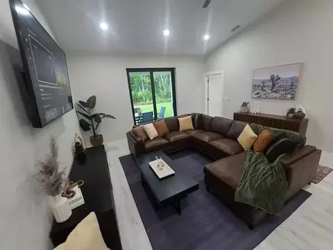 377 Bowman Ter, Port Charlotte, FL 33953