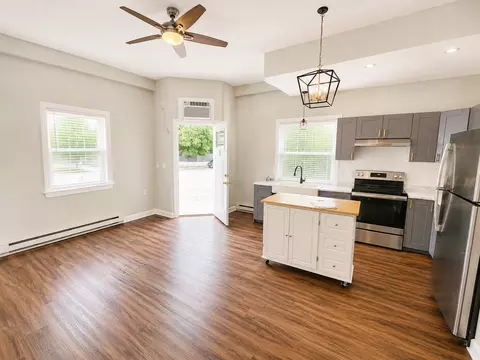1468 S 72nd St, West Allis, WI 53214