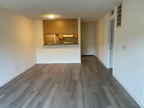 10418 Scoville Ave, Sunland, CA 91040