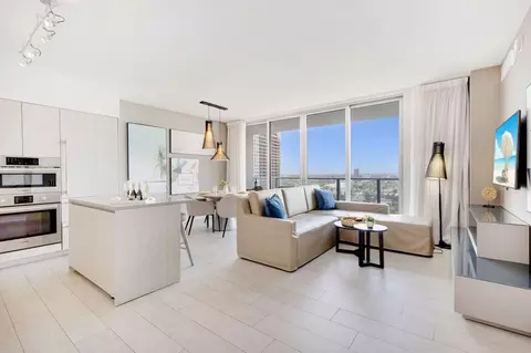 4010 S Ocean Dr, Hollywood, FL 33019