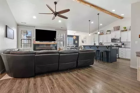 304 Cliff Swallow Ave, Caldwell, ID 83605