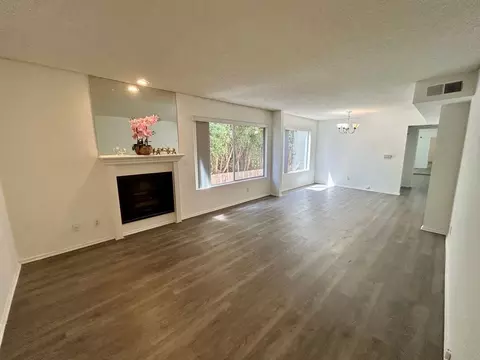 10934 Huston St, Los Angeles, CA 91601