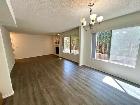 10934 Huston St, Los Angeles, CA 91601