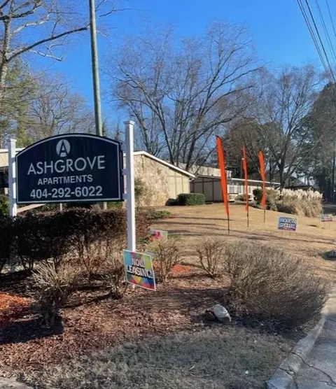 481 Hambrick Rd, Stone Mountain, GA 30083