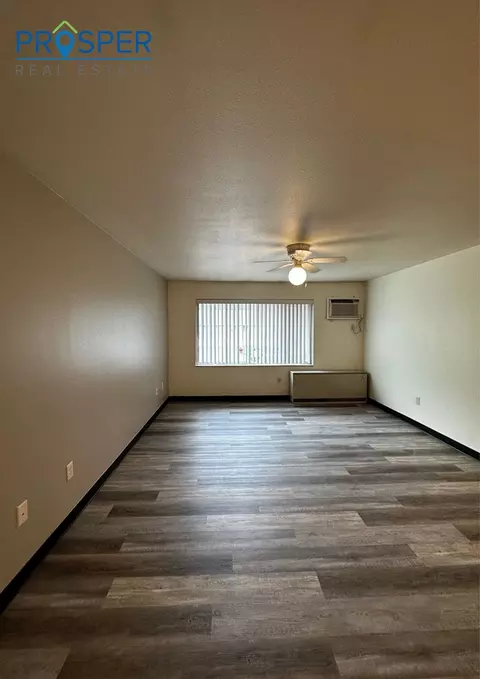 218 10th Ave, Eau Claire, WI 54703