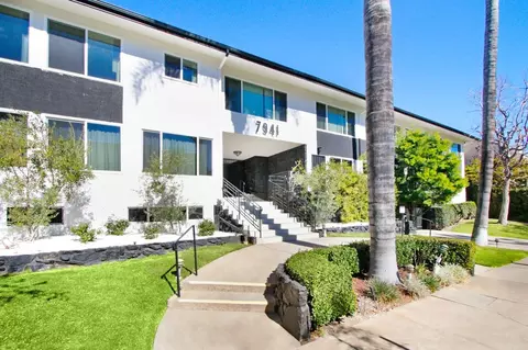 7941 Selma Ave, Los Angeles, CA 90046