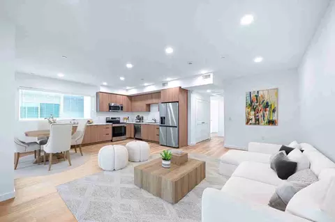 14811 Erwin St, Van Nuys, CA 91411