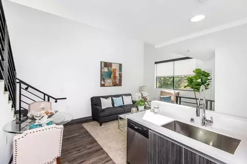 5812 Virginia Ave, Los Angeles, CA 90038