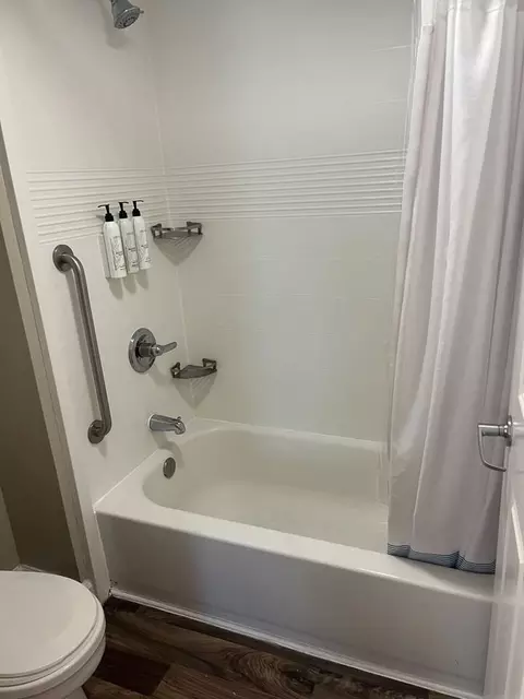 7877 S Chester St, Englewood, CO 80112