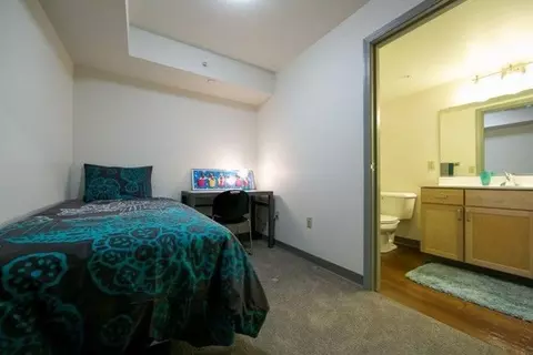 626 The Roundhouse, Madison, WI 53703