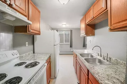 1600 Clinton St, Aurora, CO 80010