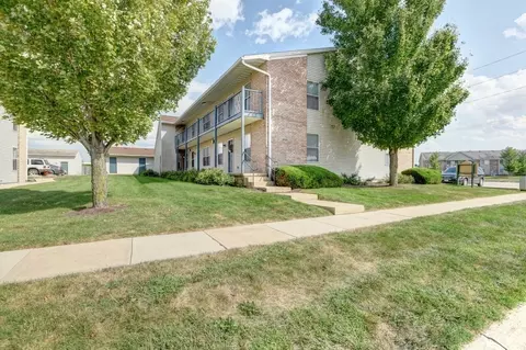 1202 Wesley Ave, Savoy, IL 61874