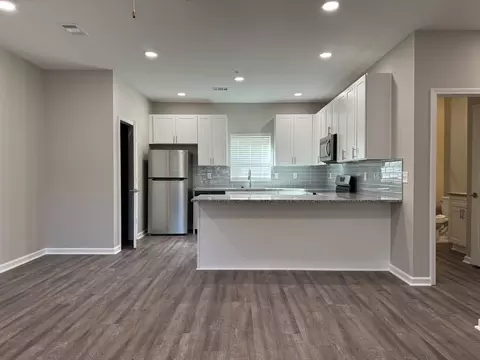 1202 Wexford Hills Pkwy SE, Smyrna, GA 30080 photo 3