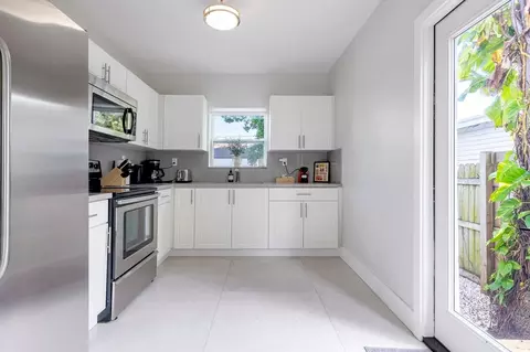 Undisclosed, Miami, FL 33138 photo 34
