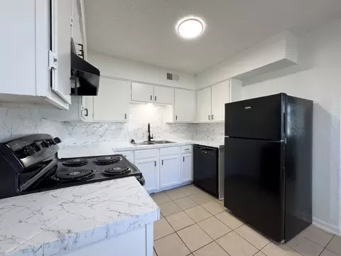 1215 N Cooper St, Arlington, TX 76011