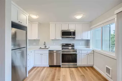 2324 Bonair Pl SW, Seattle, WA 98116