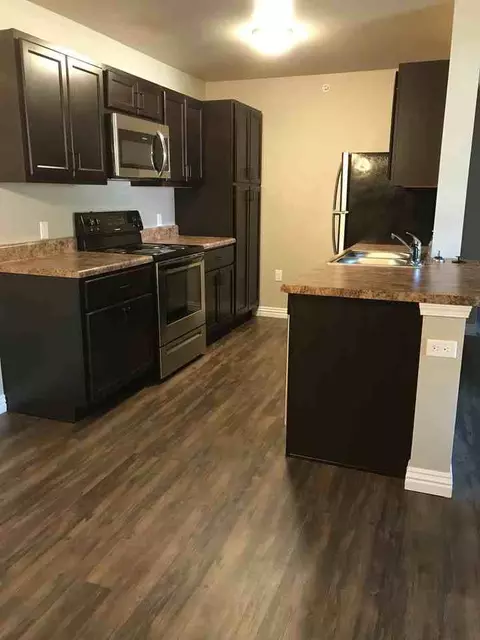 Laclede St, Lebanon, MO 65536