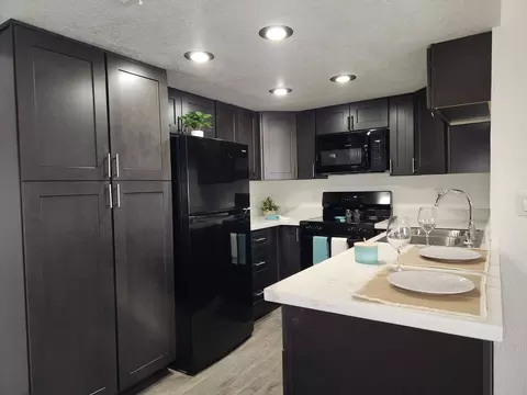 8245 N 27th Ave, Phoenix, AZ 85051
