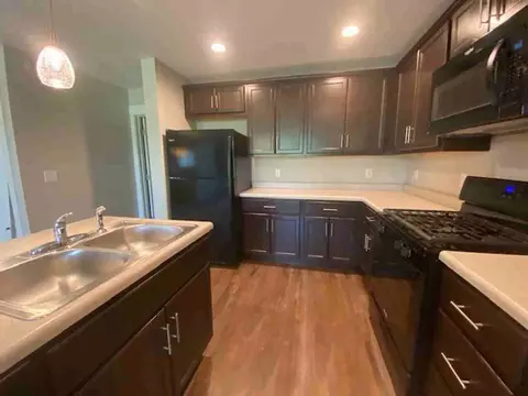 2113 Kelle Dr, Chesterton, IN 46304
