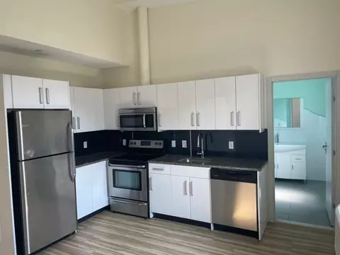 241 S 49th St, Philadelphia, PA 19139