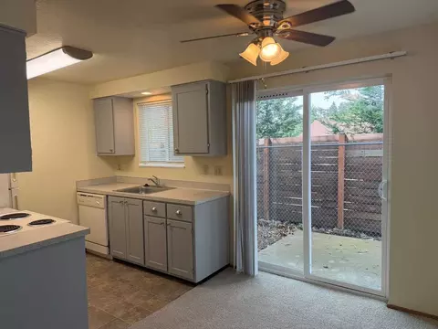 3295 Felina Ave NE, Salem, OR 97301