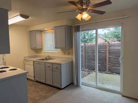 3295 Felina Ave NE, Salem, OR 97301