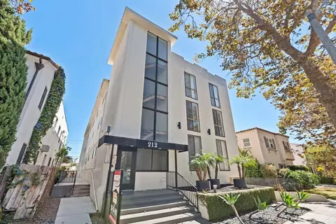 212 S Arnaz Dr, Beverly Hills, CA 90211