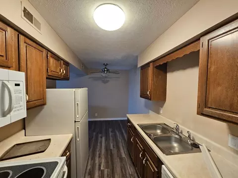 Carter Ct, Omaha, NE 68110