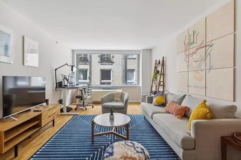 120 W 21st St, New York, NY 10011