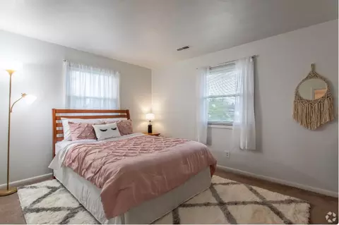 165 W Funderburg Rd, Fairborn, OH 45324