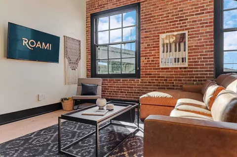 1148 S Peters St, New Orleans, LA 70130