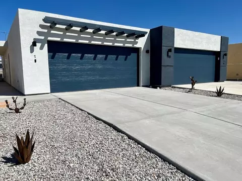 186 Palm Ave, Bullhead City, AZ 86429