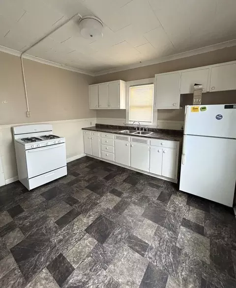 2515 Olive St, Cedar Falls, IA 50613