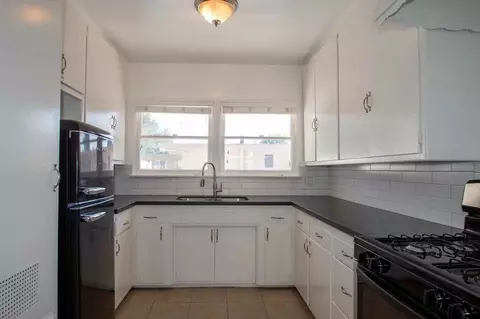 5220 Radford Ave, Los Angeles, CA 91607