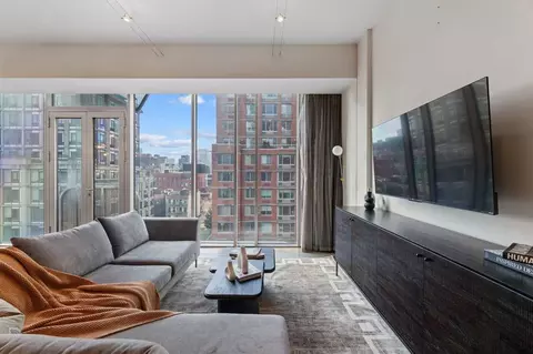 W 23rd St, New York, NY 10011