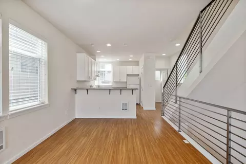 3025 And 3027 21st Ave W #3025-3025, Seattle, WA 98199