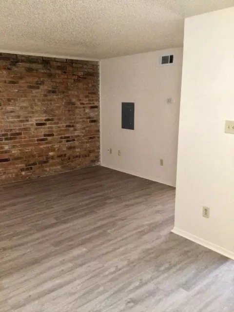 9228 Florida Blvd, Baton Rouge, LA 70815