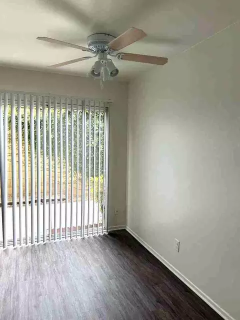 140 Yorba St, Tustin, CA 92780