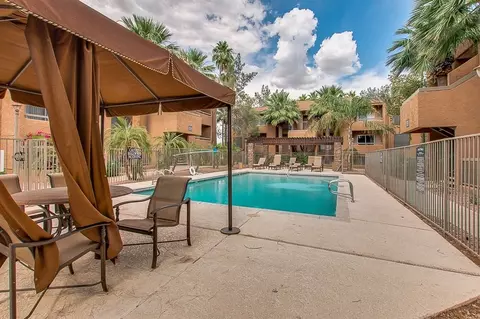 2625 E Indian School Rd, Phoenix, AZ 85016