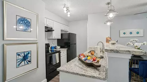 2300 Misty Ridge Cir, Arlington, TX 76011