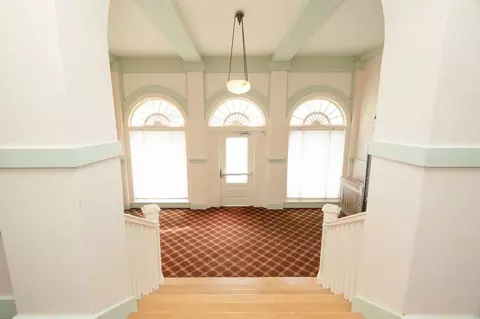 2421 NE Irving St, Portland, OR 97232