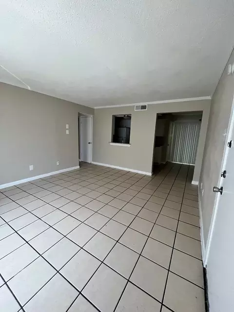 2838 Royal Ln, Dallas, TX 75229