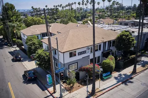 7504 Hollywood Blvd, Los Angeles, CA 90046